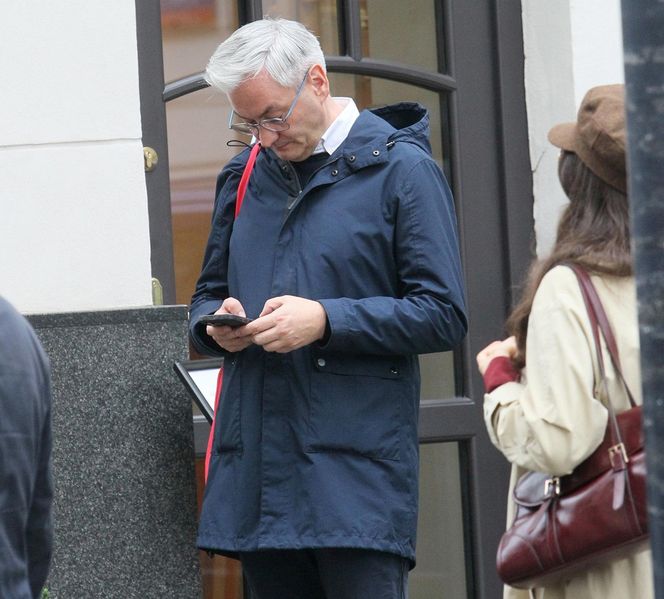 Robert Biedroń kupił okulary