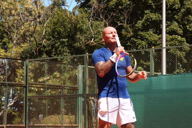 Artur Szpilka vs Dominik Durniat na tenisowym korcie