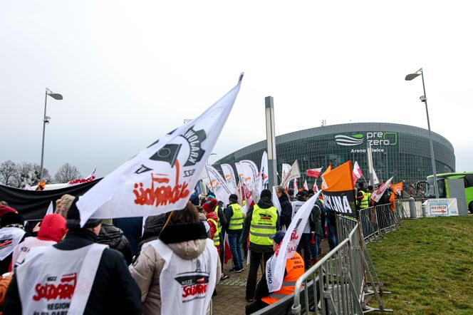 Konwencja KO w Gliwicach. Protest związkowców górniczych i hutniczych 