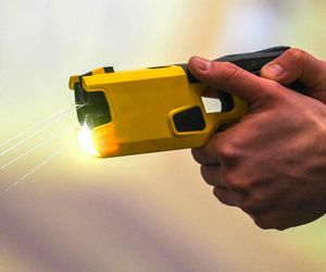 Policja użyła tasera, 40-latek nie żyje. Sekcja zwłok ujawnia szokujące fakty. Czy policja przekroczyła uprawnienia?