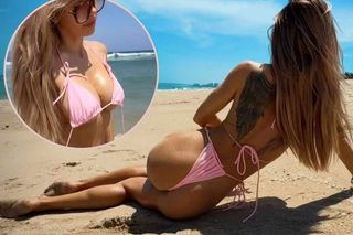 Doda pręży oblepione piaskiem pośladki i biust! Bikini ze sznurka nie pozostawia wiele dla wyobraźni
