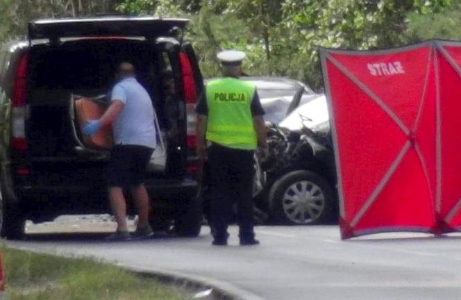 Czołowe zderzenie dwóch samochodów osobowych pod Węgrowem. Cztery osoby ranne. Nie żyje 12-letnie dziecko