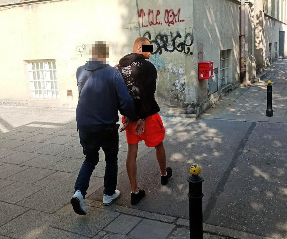 Brutalny atak na Ukraińców w Warszawie. Agresorzy usłyszeli zarzuty, jednemu grozi surowsza kara