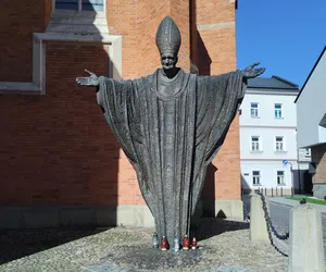 Marsz papieski w Tarnowie. Mieszkańcy przejdą ulicami w obronie Jana Pawła II