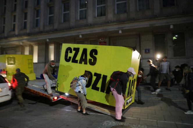 Aktywiści Greenpeace zablokowali gmach Ministerstwa Aktywów Państwowych