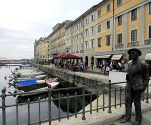 Pomnik pisarza Jamesa Joyce'a nad Grand Canale