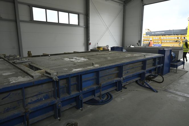 Kraków buduje Warszawie plac Zawiszy. Byliśmy w fabryce, gdzie powstanie 121 elementów wielkiej układanki