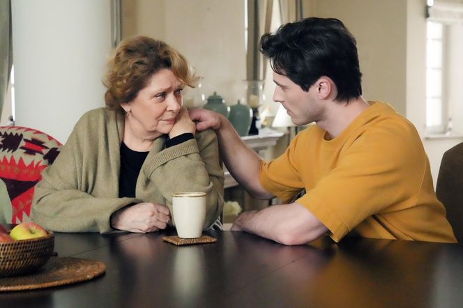 Barwy szczęścia. Cezary odnajdzie oszusta Andrzeja, ale ukryje to przed Józefiną. Polska policja nic nie zrobi?