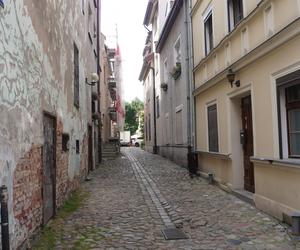 To najbardziej klimatyczna uliczka na w Olsztynie? Choć jest zniszczona, wiele osób może zachwycać