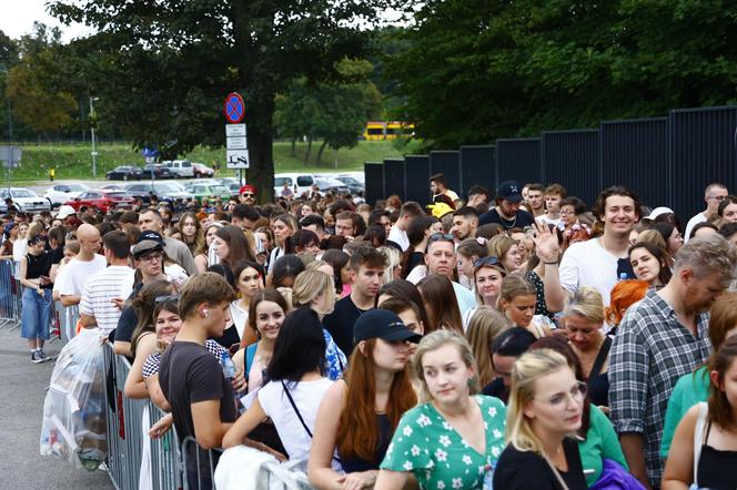 Gigantyczne kolejki przed stadionem. Tak fani czekali na koncert Dawida Podsiadło