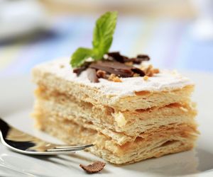 Ciasto z krakersami i kajmakiem. Zrobisz je w 10 minut z kilku składników