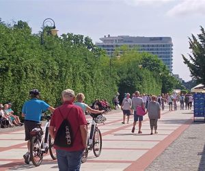 Tropikalny upał poruszył ziemię! Na nadmorskiej promenadzie stało się coś nieoczekiwanego
