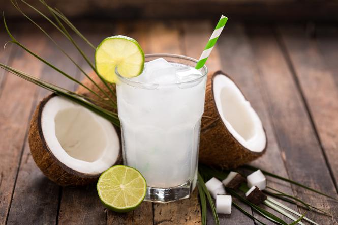7-zdrowotnych-korzysci-wody-kokosowej