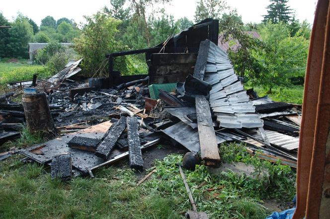 Lubelskie: Wychodek poszedł z dymem. Wszystko przez zdenerwowanego sąsiada