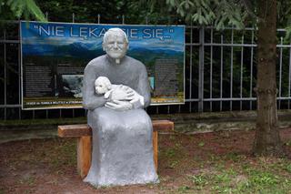 Proboszcz chce usunąć papieża