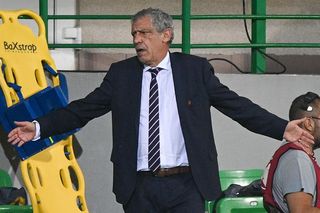 Fernando Santos naciągnął Azerów na kasę. Tyle mają mu wypłacić