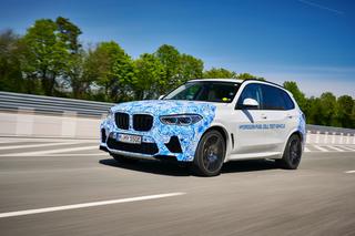 BMW X5 na wodór już jeździ. Ogniwa paliwowe to technologia Toyoty