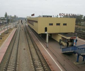 Najgorszy dworzec kolejowy w Polsce. Pasażerowie unikają go jak ognia. Brud, smród i ubóstwo