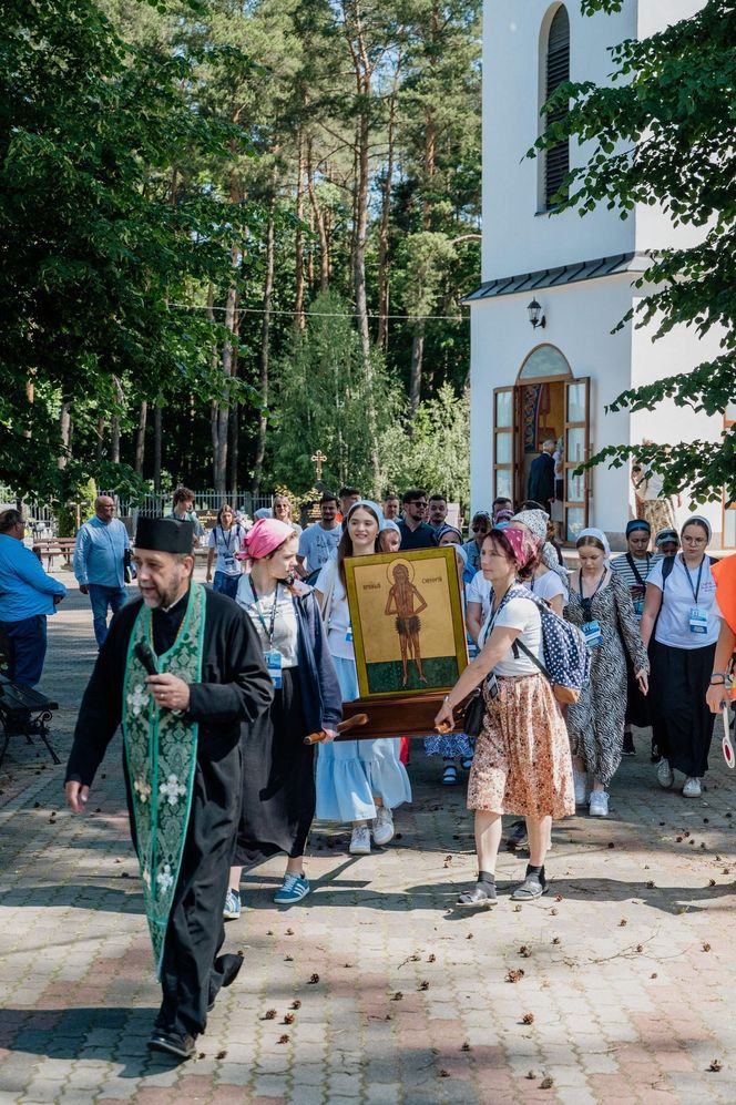 Pątnicy zmierzają „Prawosławnej Częstochowy” w małej wsi w woj. lubelskim