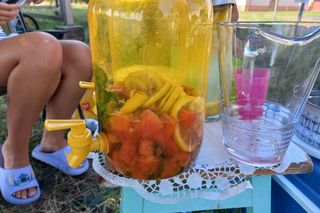 Komu lemoniadę na ochłodę? Sympatyczna akcja dzieci w Lesznie