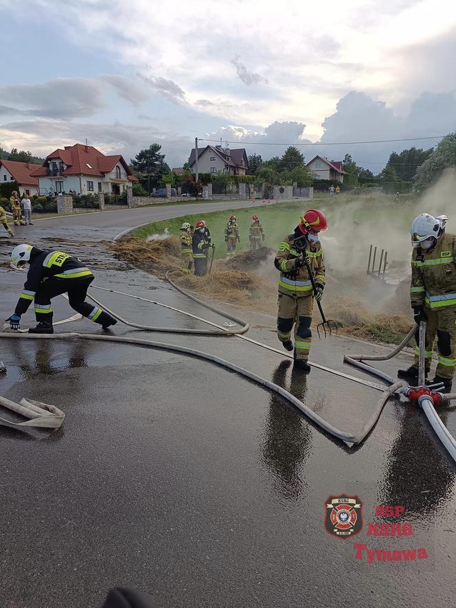 Pożar siana w Tymowej. Strażacy dwa razy wracali na miejsce zdarzenia