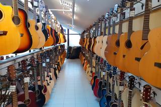 Gitara, pianino czy ukulele - jakie instrumenty muzyczne kupują kielczanie?