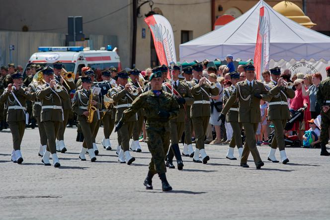 3 MAJA: Biało-czerwone flagi i polonez. Tak świętował Lublin