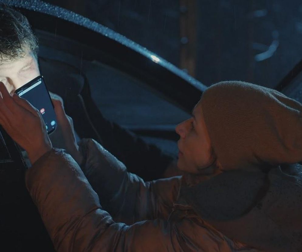 	M jak miłość odcinek 1809 nowy sezon po wakacjach. Marcin (Mikołaj Roznerski), lekarka Martyna Wysocka (Magdalena Turczeniewicz)