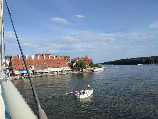   To miasto na Mazurach przyciąga tłumy turystów. Panuje tu niepowtarzalny klimat!