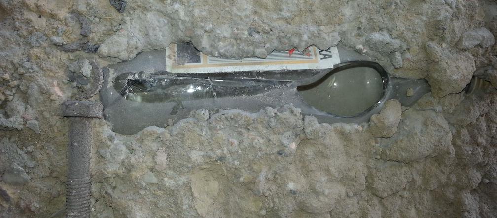 Tarnowskie Góry: Znaleziono zamurowaną butelkę z wiadomością sprzed 40 lat!