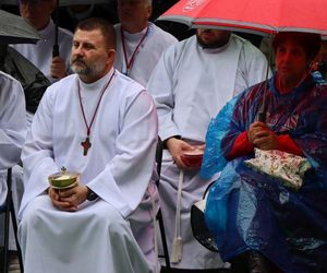 Odpust w Gietrzwałdzie. Do słynącej z Objawień Maryjnych miejscowości przyjechały tłumy