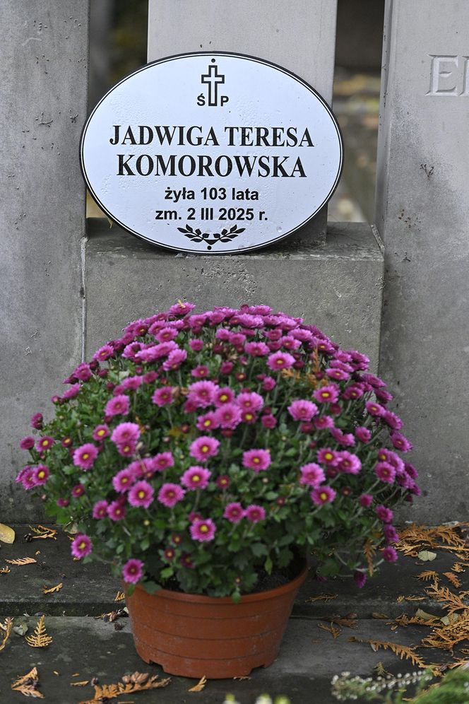 Grób matki Bronisława Komorowskiego