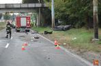 Wypadek w Piasecznie. BMW uderzyło w słup. 3 ofiary