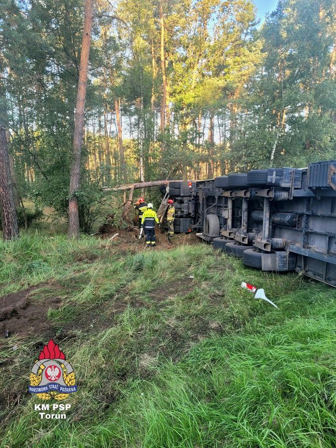 Tragiczny wypadek na DK 10 w Cerpicach. Jedna osoba nie żyje, trasa zablokowana!