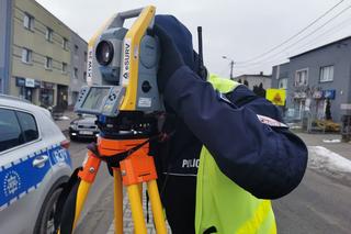 Gonili ich od A1. Rozbili porsche i dalej uciekali przed policyjnym pościgiem pieszo