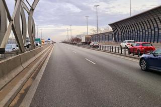 Gigantyczne utrudnienia na S8. Zderzenie busa z samochodem osobowym. Kierujący citroena wydmuchał 2 promile