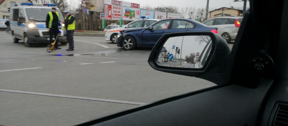 Zderzenie tramwaju i policyjnego bmw na ul. Fordońskiej w Bydgoszczy!