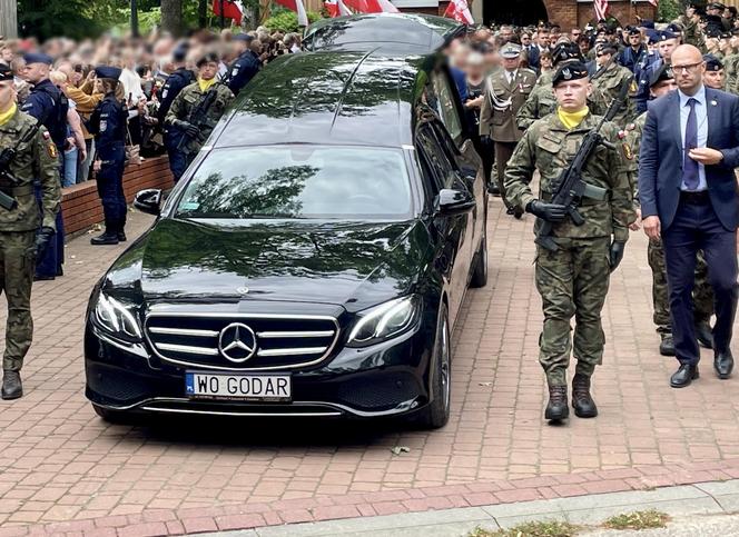 Przejmujący pogrzeb 21-letniego Mateusza Sitka. Żołnierz zginął, broniąc naszej granicy