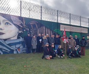 Odsłonięto mural. Obraz uliczny poświęcono Dzieciom Zamojszczyzny oraz obrońcom  mieszkńców zamojskich wsi