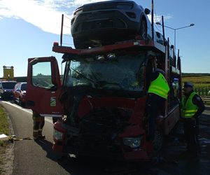 Wypadek dwóch ciężarówek na A4. Jedna osoba ranna, ogromne utrudnienia w kierunku Wrocławia