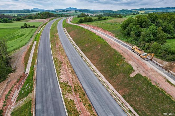 Budowa drogi S3 z Wrocławia do Czech. Na jakim etapie są prace? Kiedy otwarcie? 