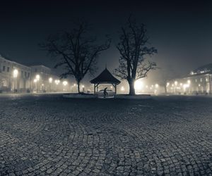 Rynek w Krośnie nocą