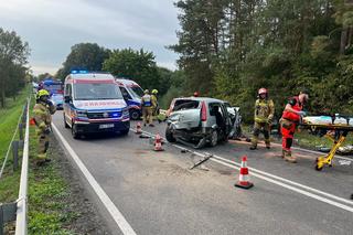 Tragiczny wypadek w Rogóżu. Jedna osoba nie żyje, kilka jest rannych [ZDJĘCIA]