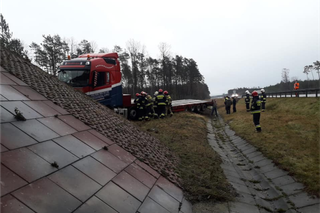 Staranował bariery na autostradzie