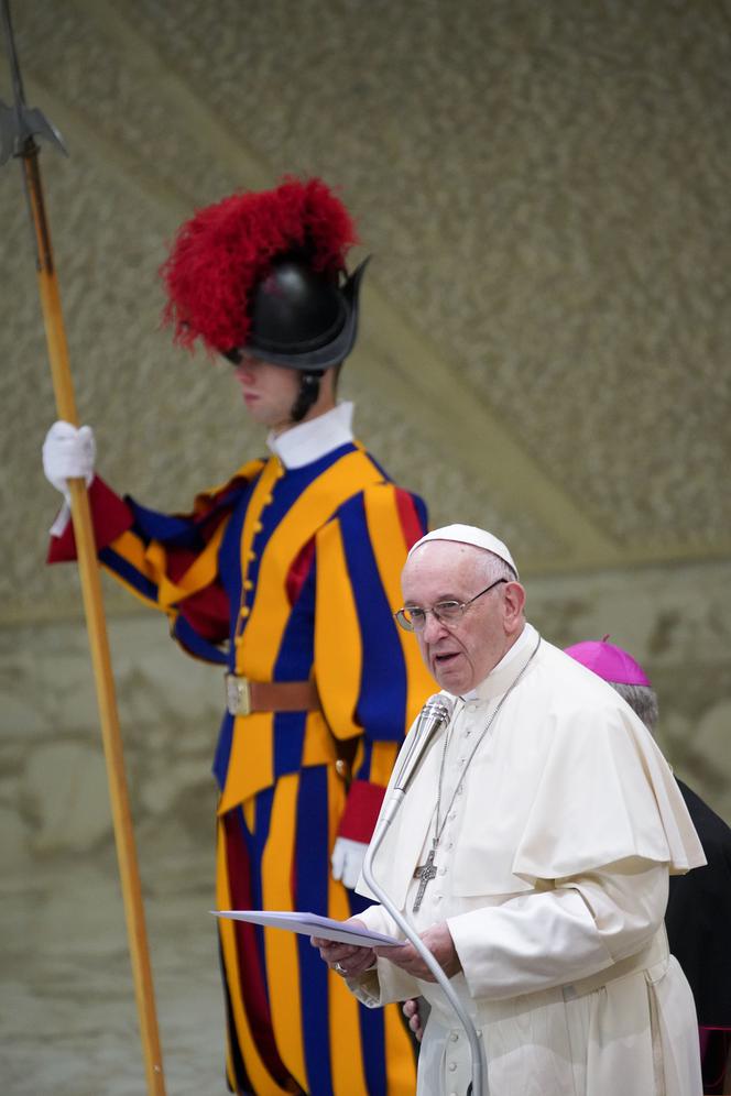 Ksiądz nie może być gejem