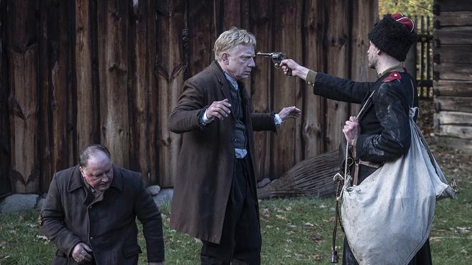 Stulecie Winnych 1 sezon odc. 1. Władysław (Arkadiusz Janiczek), Antoni (Roman Gancarczyk)