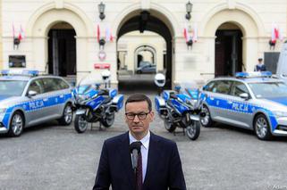 Morawiecki o bandyckim ataku w Zamościu! Podpalono stację sanitarno-epidemiologiczną i punkt szczepień