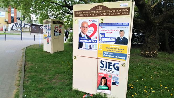 W Bydgoszczy trwają powyborcze porządki. Do kiedy kandydaci muszą usunąć swoje banery?  