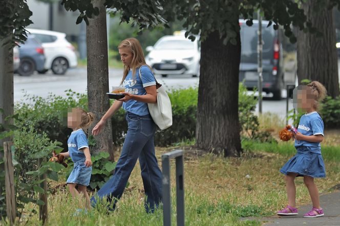 Agnieszka Kaczorowska. Tańcząca z córkami