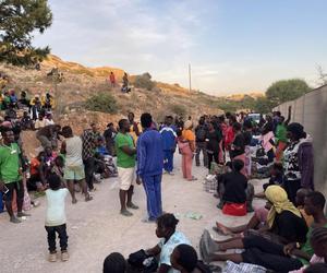 Lampedusa ogłosiła stan wyjątkowy. W ciągu dwóch dni na włoską wyspę przebyło kilka tysięcy migrantów